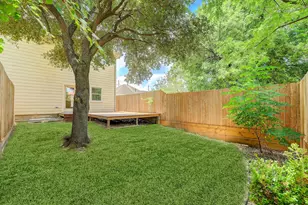 1901 Fletcher St, Houston, TX 77009 - Photo 2