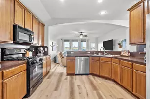 3284 Gladewater Ln, League City, TX 77573 - Photo 18