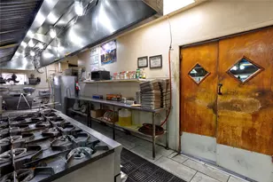 2414 S Gordon St, Alvin, TX 77511 - Photo 16