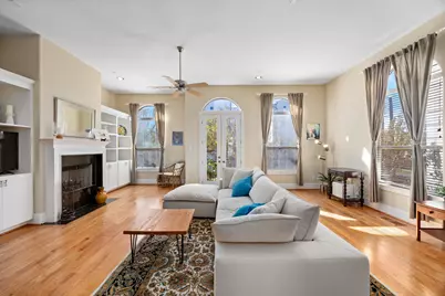 2611 Commonwealth Street, Houston, TX 77006 - Photo 10