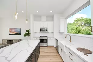 2424 Harrington St, Houston, TX 77026 - Photo 4