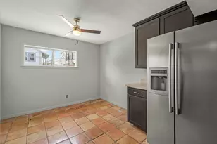 2415 Columbia St, Houston, TX 77008 - Photo 6