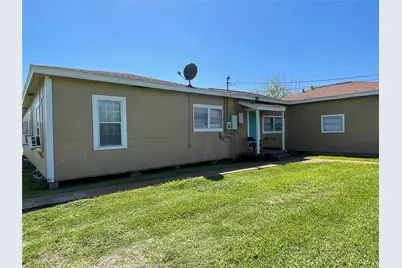 302 N Avenue B, Freeport, TX 77541 - Photo 14
