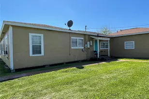 302 N Avenue B, Freeport, TX 77541 - Photo 14