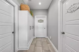 10905 Dauphine St, Willis, TX 77318 - Photo 14