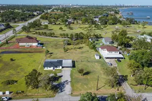 306 Oakhurst St, La Porte, TX 77571 - Photo 2