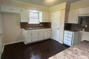 10211 Hinds St, Houston, TX 77034 - Photo 2