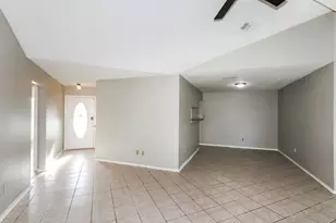 10111 King Ranch Ln, Sugar Land, TX 77498 - Photo 4