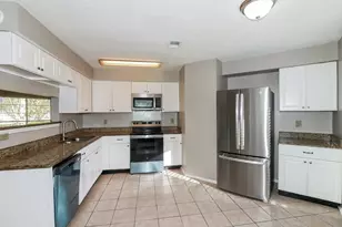 10111 King Ranch Ln, Sugar Land, TX 77498 - Photo 6