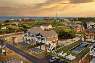 1036 Sunset Circle W, Crystal Beach, TX 77650 - Photo 8