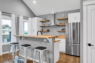 1036 Sunset Circle W, Crystal Beach, TX 77650 - Photo 20