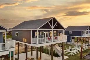 1036 Sunset Circle W, Crystal Beach, TX 77650 - Photo 10