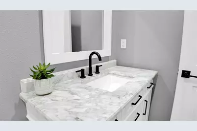 1036 Sunset Circle W, Crystal Beach, TX 77650 - Photo 36