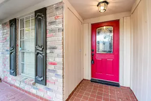 9107 Wallingham Ct, Spring, TX 77379 - Photo 2