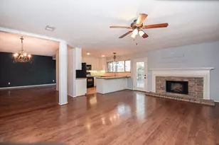 9107 Wallingham Ct, Spring, TX 77379 - Photo 8