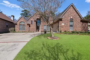 299 Wedgewood Dr, Montgomery, TX 77356 - Photo 2