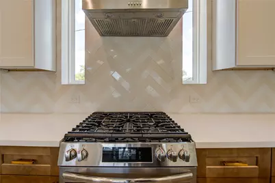 4702 Coke Street, Houston, TX 77020 - Photo 8