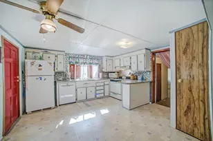 1112 Sir Henry Dr S, Ivanhoe, TX 75979 - Photo 10