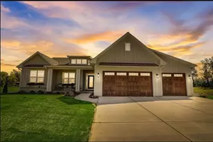 2112 Greentree Dr, Huntsville, TX 77340 - Photo 1