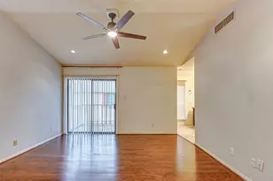 7350 Kirby Dr, Houston, TX 77030 - Photo 10