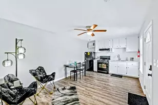 12918 Peggys Ln, Houston, TX 77015 - Photo 2