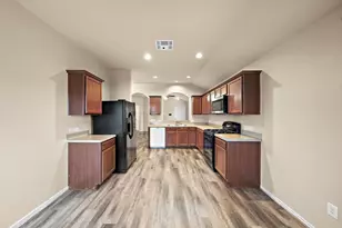 20306 Silent Vale Ln, Katy, TX 77449 - Photo 2