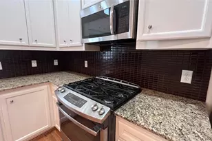 2710 Hullsmith Dr, Houston, TX 77063 - Photo 8