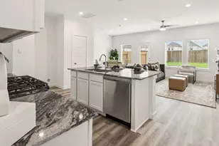 5822 Mainsfield Creek Ln, Houston, TX 77091 - Photo 2