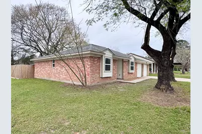 2301 N Thomspon Street, Conroe, TX 77303 - Photo 4
