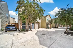 2206 Naomi St, Houston, TX 77054 - Photo 2