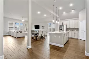 2004 Sadtler Ridge Cir, La Porte, TX 77571 - Photo 8