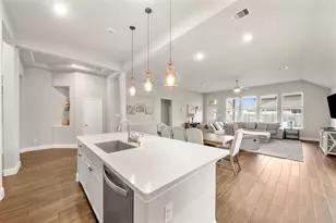 2004 Sadtler Ridge Cir, La Porte, TX 77571 - Photo 6