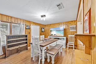 506 Pear St, Edna, TX 77957 - Photo 10