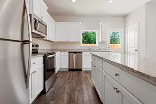 8134 Alpine Bearberry Dr, Houston, TX 77016 - Photo 2