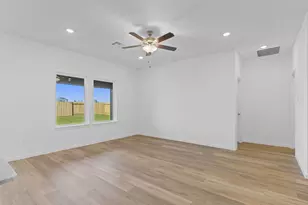 1019 River Coral, Alvin, TX 77511 - Photo 6