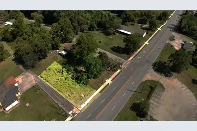 2101 N Cleveland Street, Dayton, TX 77535 - Photo 1