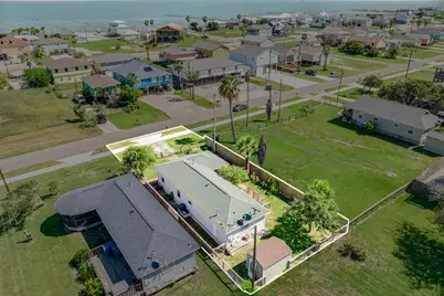 1307 S Live Oak Street, Rockport, TX 78382 - Photo 1