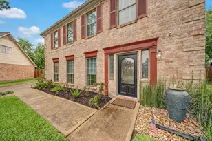 10407 Waving Fields Dr, Houston, TX 77064 - Photo 2