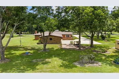 215 Lakeview Lane, El Campo, TX 77437 - Photo 42
