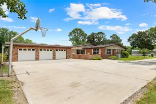 215 Lakeview Ln, El Campo, TX 77437 - Photo 32