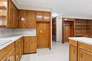 215 Lakeview Ln, El Campo, TX 77437 - Photo 16