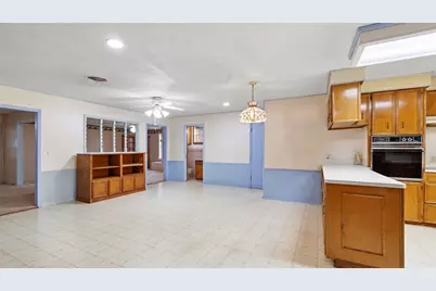 215 Lakeview Lane, El Campo, TX 77437 - Photo 14