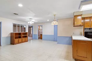 215 Lakeview Ln, El Campo, TX 77437 - Photo 14