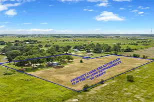 215 Lakeview Ln, El Campo, TX 77437 - Photo 4