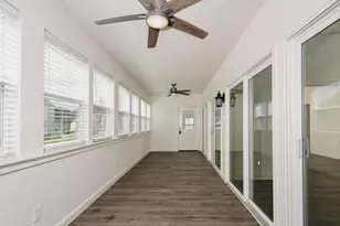 175 April Point Dr N, Conroe, TX 77356 - Photo 8
