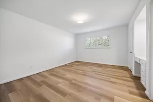 10614 Longmont Dr, Houston, TX 77042 - Photo 28