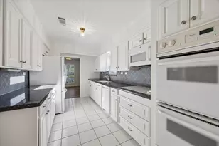 10614 Longmont Dr, Houston, TX 77042 - Photo 16