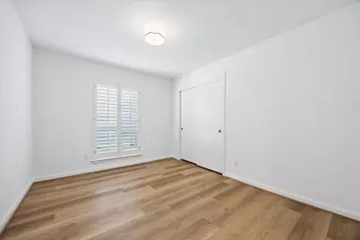 10614 Longmont Drive, Houston, TX 77042 - Photo 32