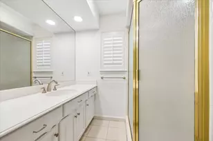10614 Longmont Dr, Houston, TX 77042 - Photo 30