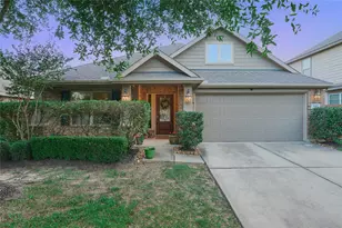 655 Oak Cir Dr E, Conroe, TX 77301 - Photo 1